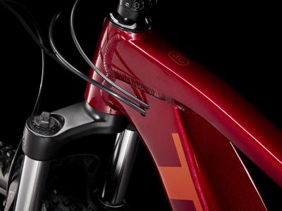 Trek Marlin+ 6 EU L 29 Crimson Produktbild 21